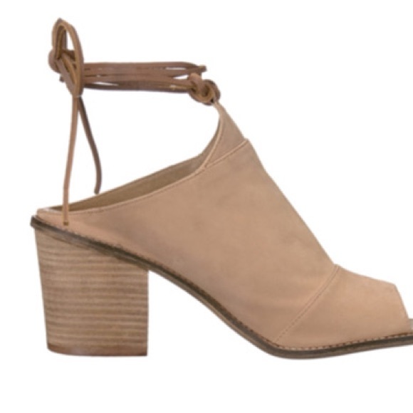 NWOT Chinese Laundry Women's Cali Leather Wedge - Picture 2 of 10